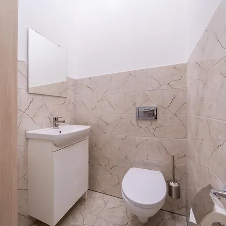 Spacious 73m2 Modern Flat In The Heart Of