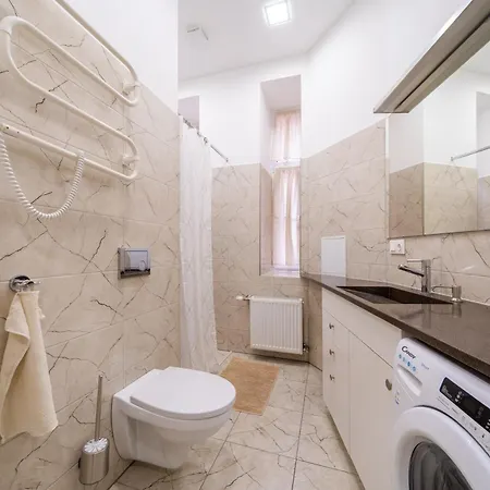 Spacious 73m2 Modern Flat In The Heart Of ריגה