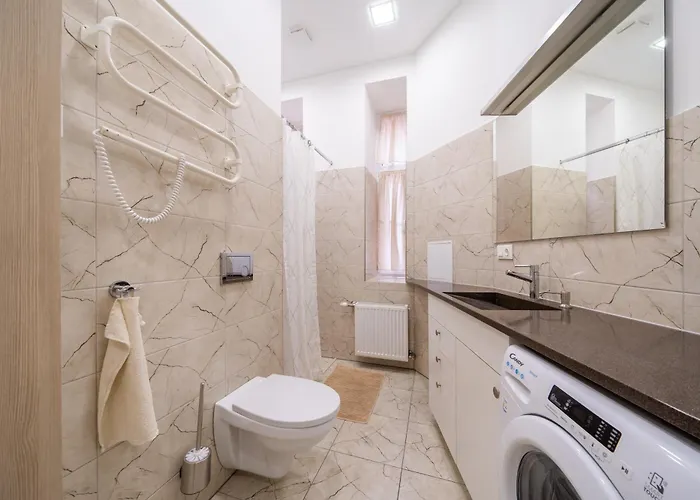 Bright 73M2 Apartment - Blaumana Street Central Riga