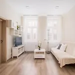 Bright 73m2 - Blaumana Street Apartment